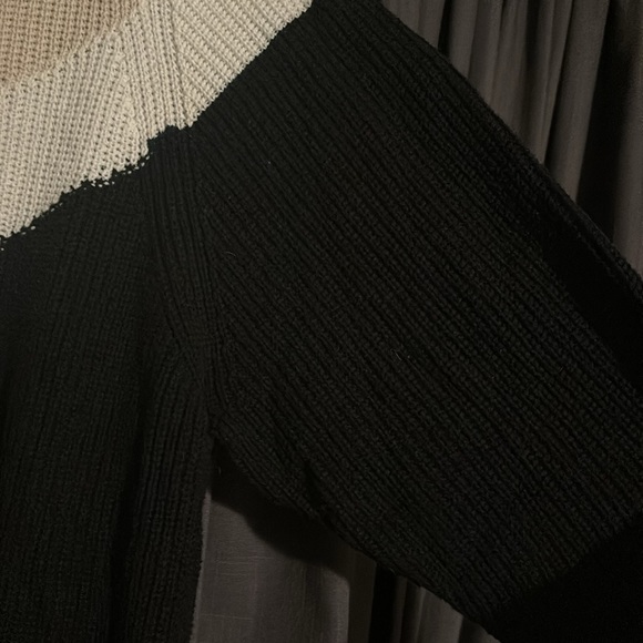 Express Black Tan White Tunic Oversized Sweater - Size Large - Picture 4 of 6